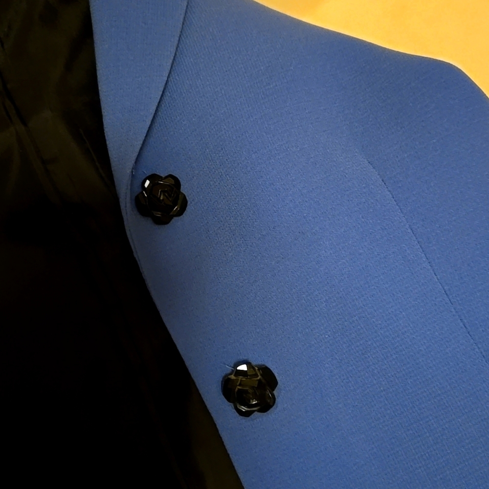 Powder Blue Tailored Blazer with Notched Lapels - Picture 3 of 4